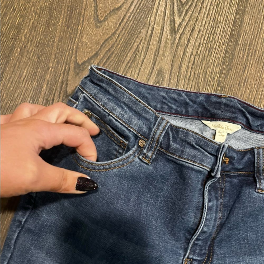 Matilda Jane Skinny Jeans Mid Rise Fading Whiskering Ankle Dark Wash Size 6 - Picture 4 of 10